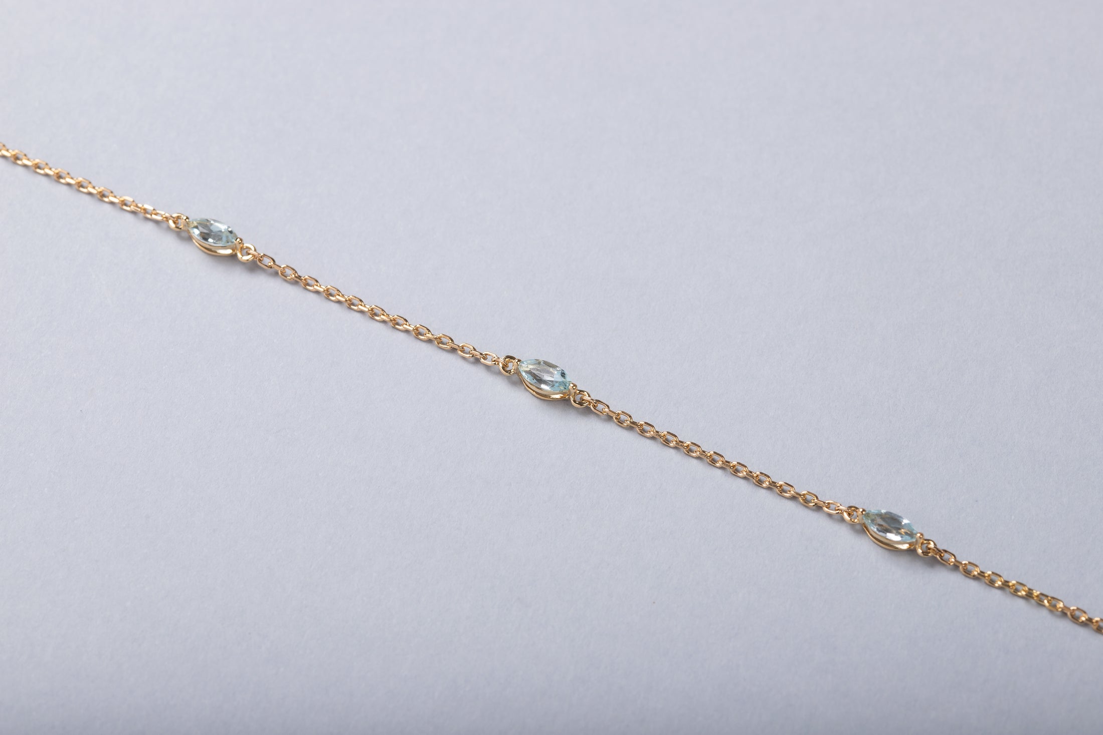 Collier Morning Dew Sky Blue